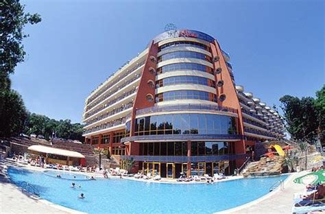 Vremea în nisipurile de aur mâine  Hotelul Arena Mar 4* este situat in Nisipurile de Aur, la 150 m de plaja si la 250 m de centrul statiunii